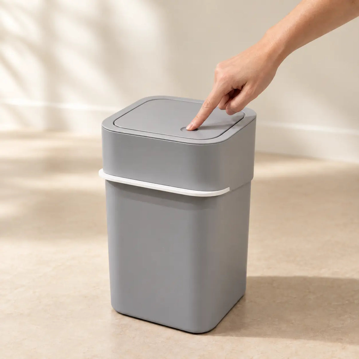 Sunny Side Cats odor-control litter waste bin press-to-open detail