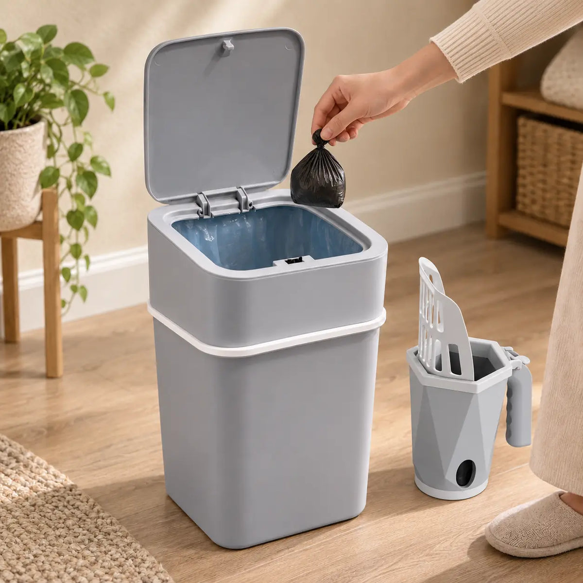 Sunny Side Cats litter scooper and odor-control bin cleanup workflow